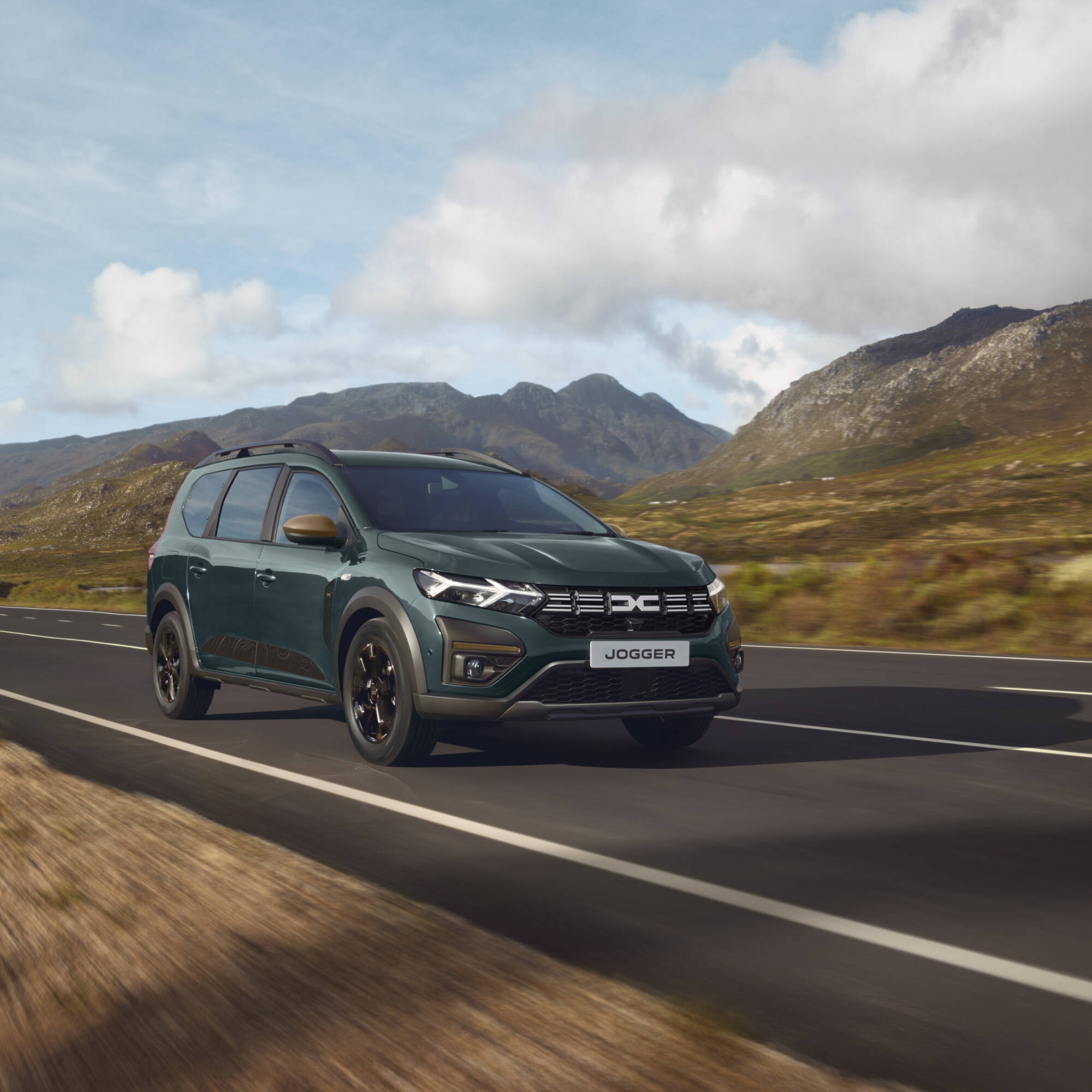 DACIA JOGGER – modularità e spazio per lunghi viaggi o avventure nella natura